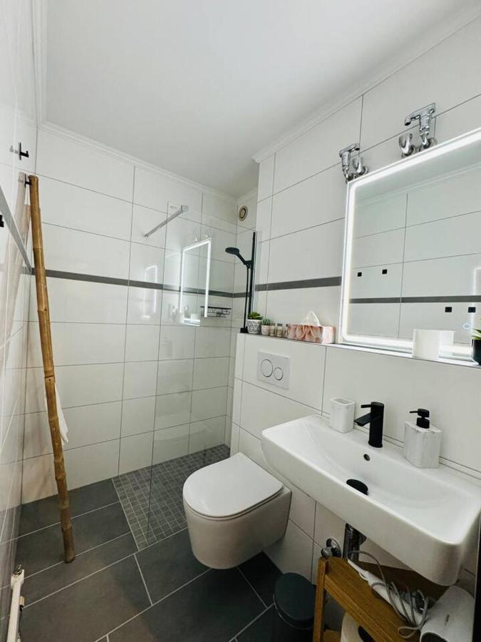 Klassen Stay - Design Studio In 11 Etage - Tolle Aussicht - Sauna, Pool - Netflix Lahnstein Exterior foto